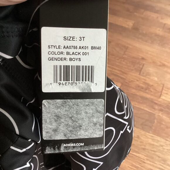 NWT‎ Boys Adidas Performance Hoodie 3T black/white AOP - Picture 3 of 4